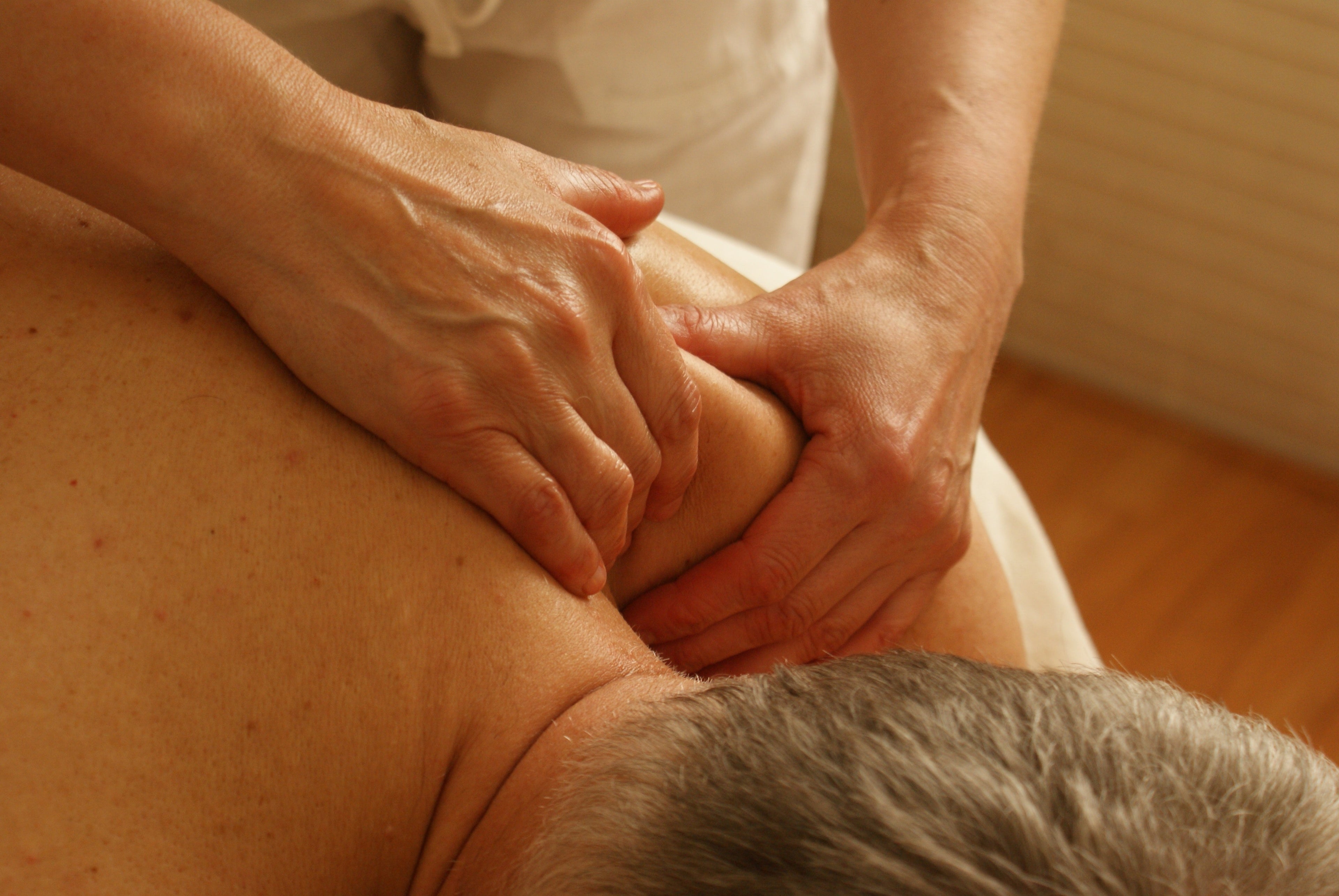 Neuromuscular massage therapy at Albany, Rosedale, and Auckland’s North Shore, providing targeted pain relief and muscle therapy for improved mobility and healing.