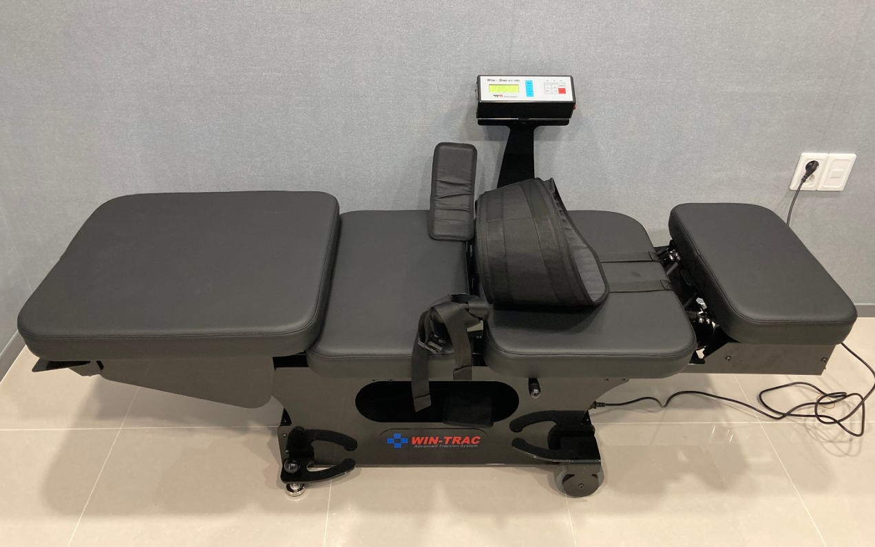 Non-surgical spinal decompression therapy for disc bulging at Auckland Wellness Centre in Rosedale, Albany, Pinehill, and Auckland’s North Shore.